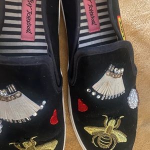 Betsey Johnson 8.5 Flats